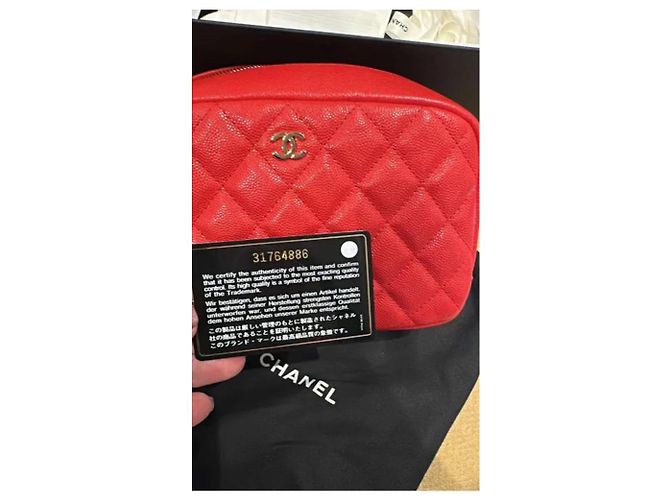 Borsa da viaggio Chanel rossa in pelle caviar Rosso - vista 13
