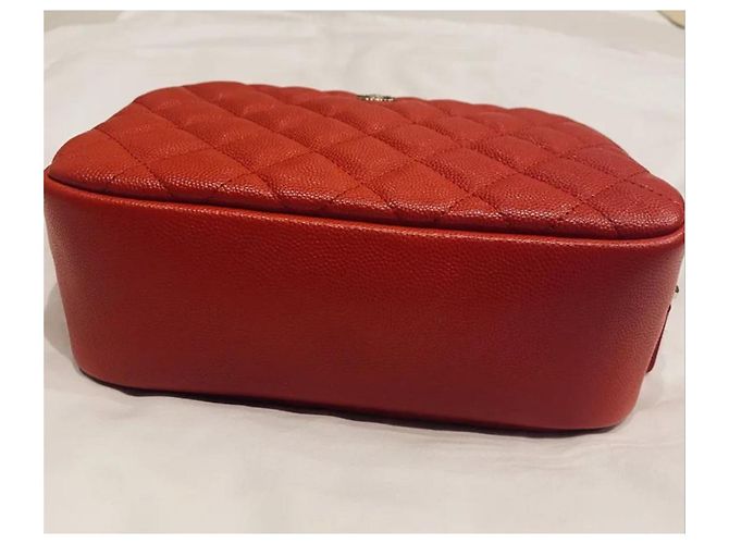 Borsa da viaggio Chanel rossa in pelle caviar Rosso - vista 2