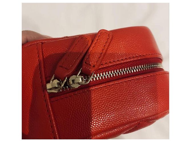 Borsa da viaggio Chanel rossa in pelle caviar Rosso - vista 3