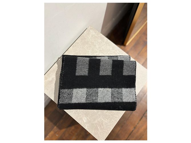Sciarpe BURBERRY T. Lana Nero - vista 3