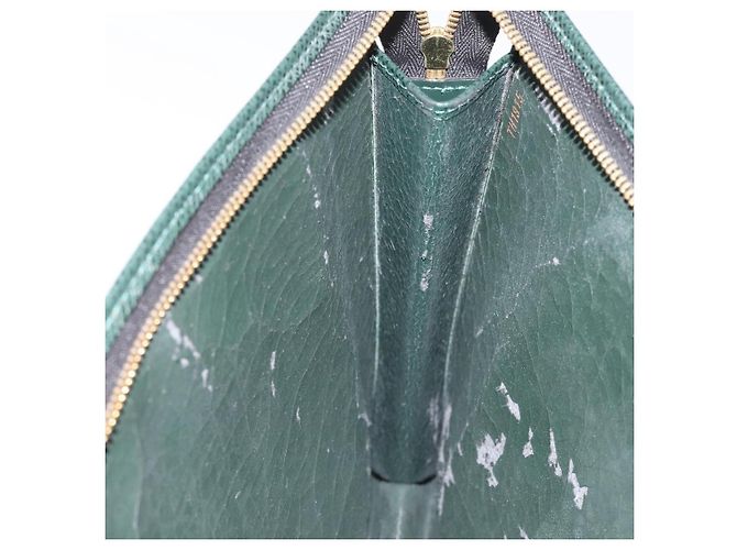 LOUIS VUITTON Taiga Poche Toilette 26 Pouch Épicea LV Auth hk2176 - vista 11