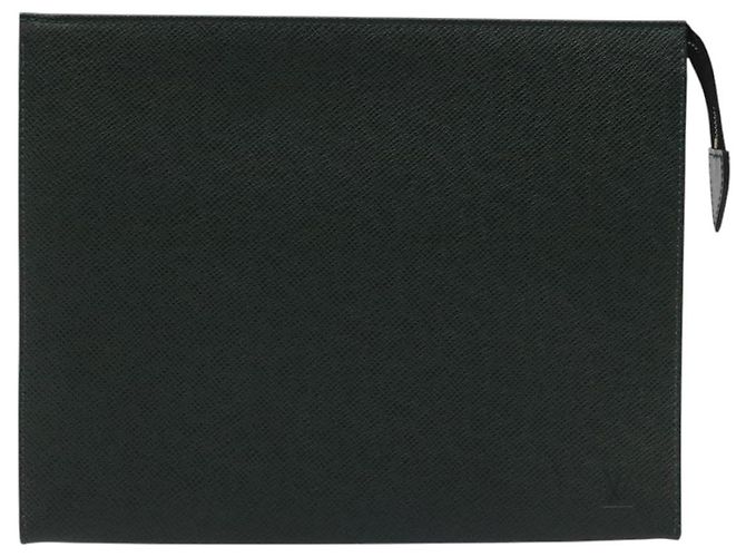 LOUIS VUITTON Taiga Poche Toilette 26 Pouch Épicea LV Auth hk2176 - vista 13