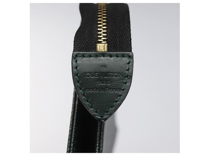 LOUIS VUITTON Taiga Poche Toilette 26 Pouch Épicea LV Auth hk2176 - vista 8