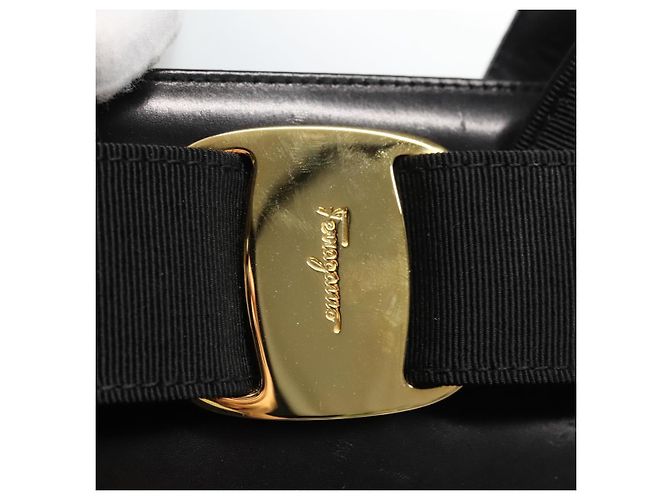 Borsa a mano in pelle nera e oro Salvatore Ferragamo Vala Auth bs23240 Nero D'oro - vista 14