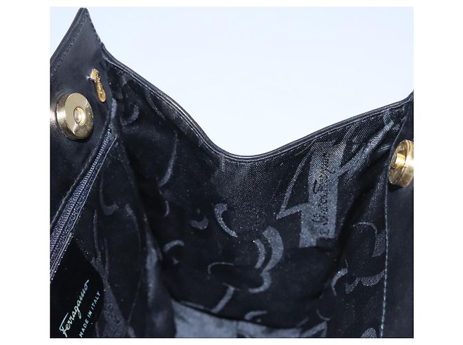Borsa a mano in pelle nera e oro Salvatore Ferragamo Vala Auth bs23240 Nero D'oro - vista 17