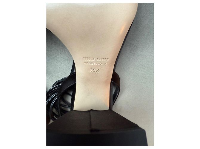 Sandali con tacco Miu Miu in satin nero con laccio alla caviglia - vista 12