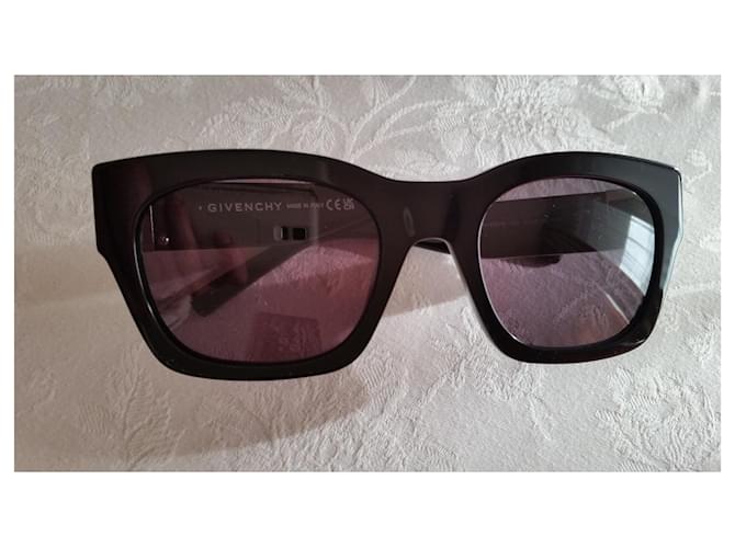 GAFAS DE SOL UNISEX GIVENCHY LOGO 4G. Negro - vista 2