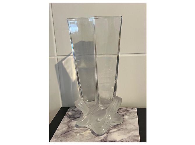 Vase Lalique en cristal blanc avec décoration ruban - vue 2