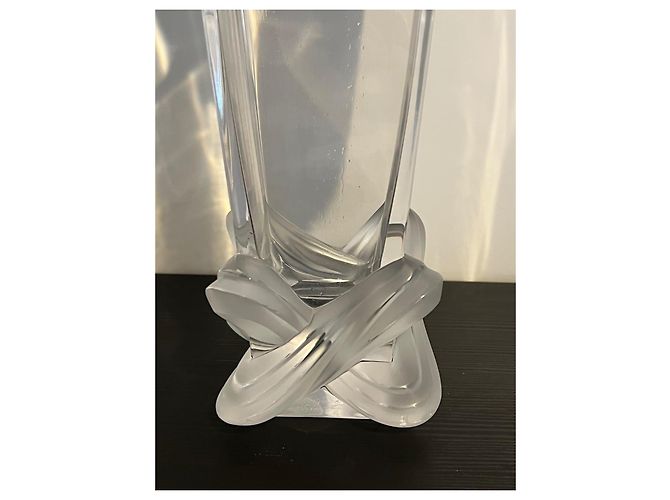 Vase Lalique en cristal blanc avec décoration ruban - vue 4