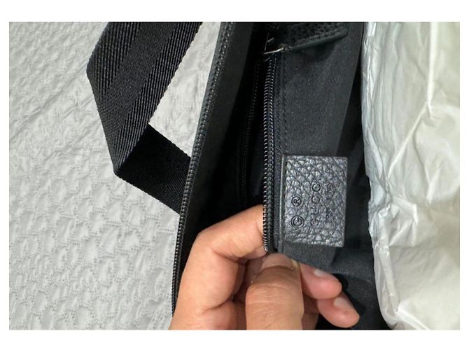 Borsa a tracolla Gucci in pelle nera Nero - vista 5