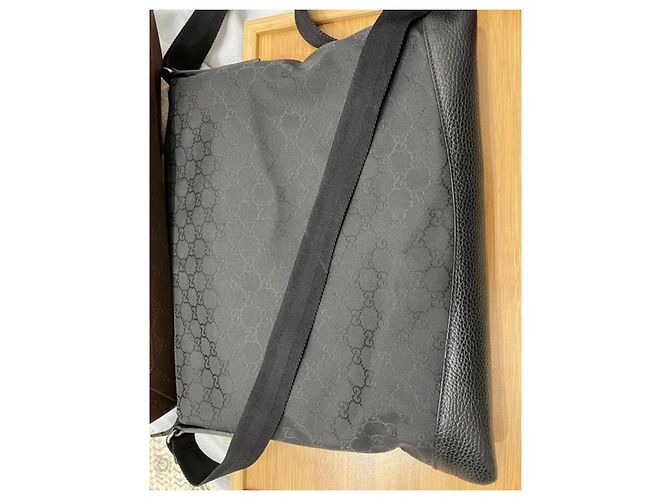 Borsa a tracolla Gucci in pelle nera Nero - vista 6
