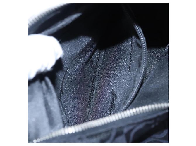 Borsa a Spalla Gancini in Tela Nera e Argento di Salvatore Ferragamo Auth bs23336 Nero - vista 20