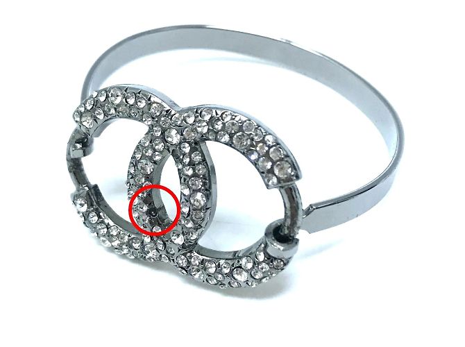Bracciale charm in strass Chanel Coco Mark CC - vista 5