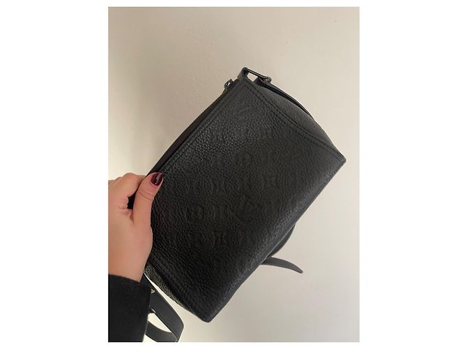 Bolso Triangular Louis Vuitton Negro de Cuero - vista 11