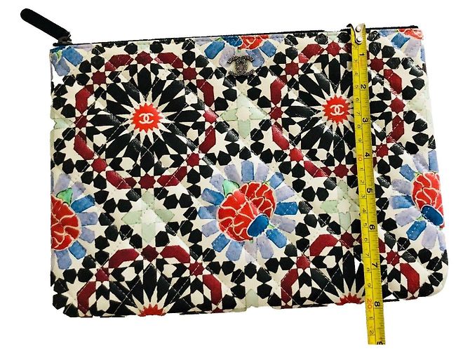 Chanel Clutch Paris Dubai in pelle d'agnello trapuntata multicolore - vista 6