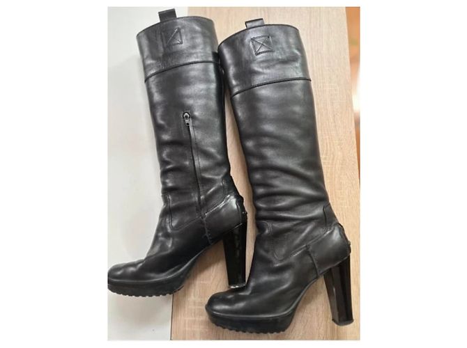 Autre Marque Wunderschöne schwarze Lederstiefel mit hohen Absätzen von Tod's - Ansicht 2