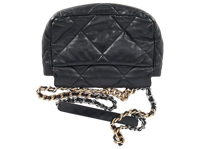 Bolso Chanel 19 Grande acolchado en cuero negro - vista 12