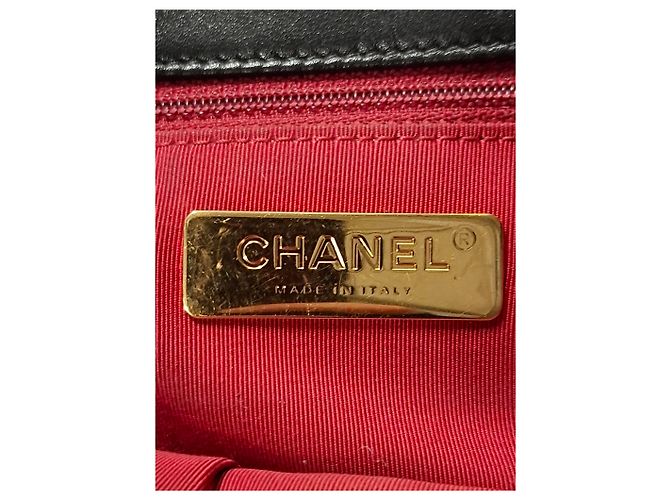 Bolso Chanel 19 Grande acolchado en cuero negro - vista 15