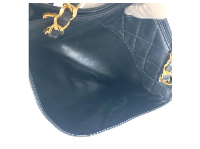 Borsa a spalla trapuntata vintage Chanel Nero D'oro - vista 18