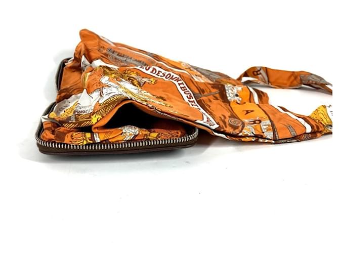 Silk In Hermès Faltbare Seidentasche Eco von Hermes Braun Orange - Ansicht 3