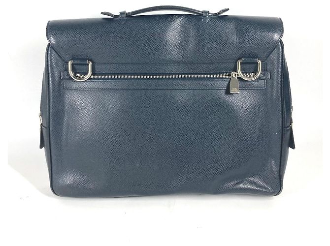 Borsa Documenti Louis Vuitton Taiga Vasili PM Blu navy - vista 3