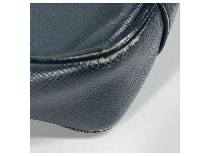 Borsa Documenti Louis Vuitton Taiga Vasili PM Blu navy - vista 6