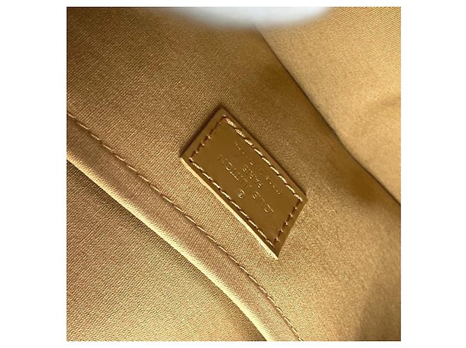 Louis Vuitton Monogram Matte Shelton Tote Handtasche Beige - Ansicht 13