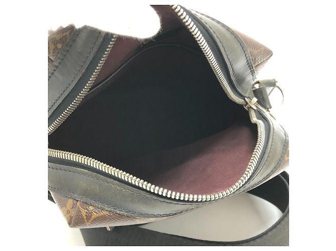 Louis Vuitton Monogram Macassar Torres PM Shoulder Bag Brown Black - vue 14