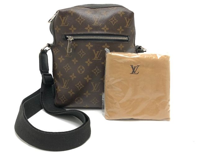 Louis Vuitton Monogram Macassar Torres PM Shoulder Bag Brown Black - vue 18