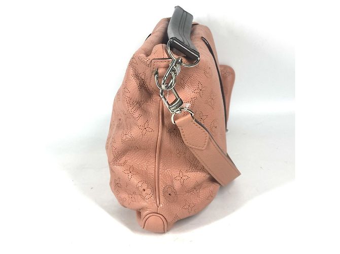 Borsa a tracolla Louis Vuitton Mahina Selene PM Marrone Rosa - vista 3
