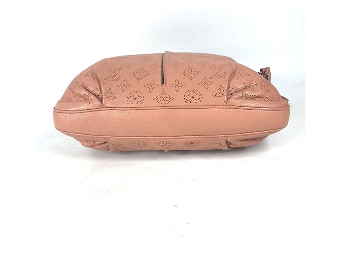 Borsa a tracolla Louis Vuitton Mahina Selene PM Marrone Rosa - vista 4