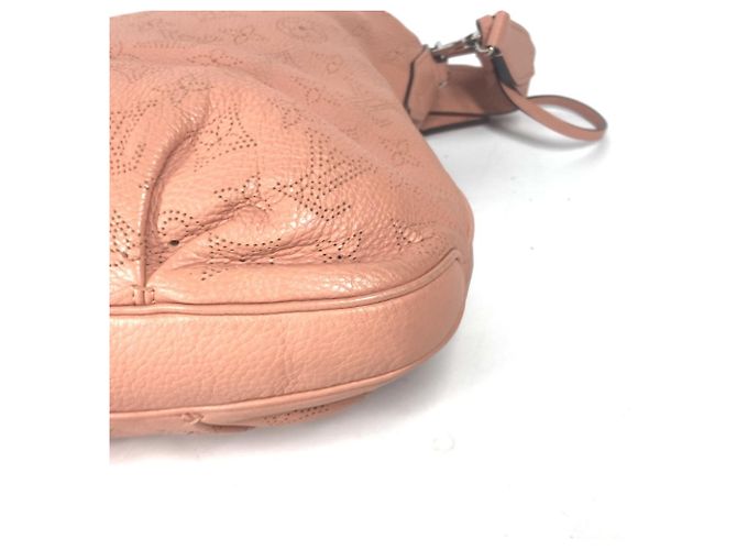Borsa a tracolla Louis Vuitton Mahina Selene PM Marrone Rosa - vista 5