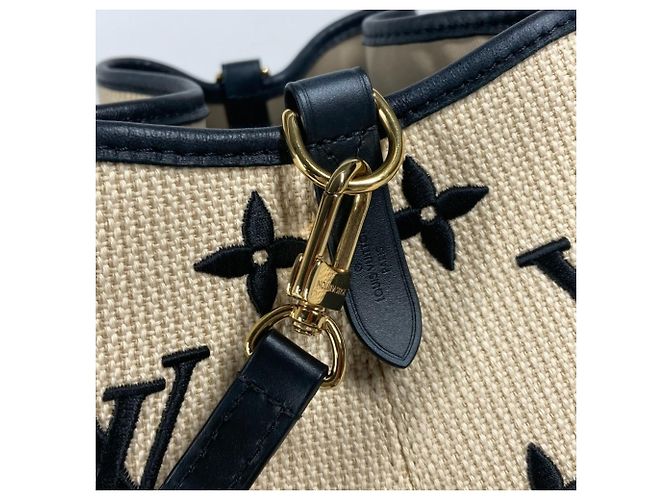 Néonoé Borsa a spalla NeoNoe MM Monogram Louis Vuitton a bordo piscina Nero Beige - vista 8