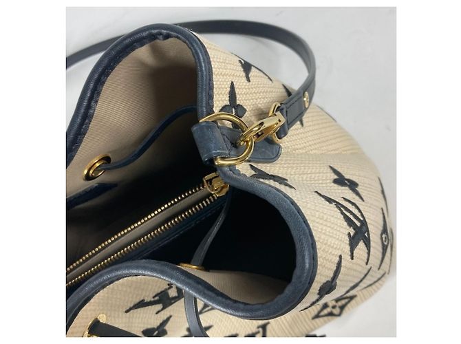 Néonoé Borsa a spalla NeoNoe MM Monogram Louis Vuitton a bordo piscina Nero Beige - vista 9