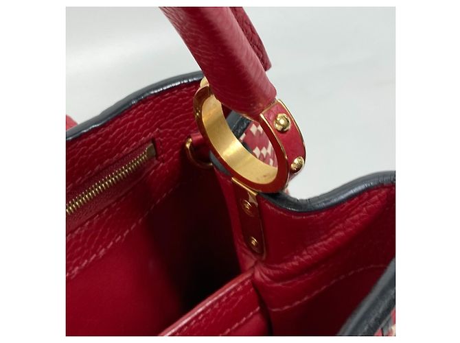 Borsa Louis Vuitton Capucines PM 2WAY Nero Rosso - vista 12