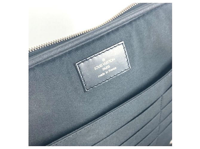 Borsa 2WAY Taiga Tura di Louis Vuitton Nero Grigio - vista 10