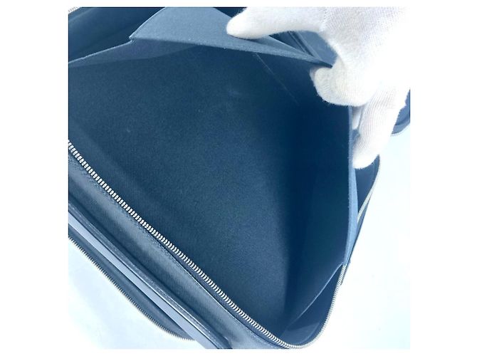 Borsa 2WAY Taiga Tura di Louis Vuitton Nero Grigio - vista 16