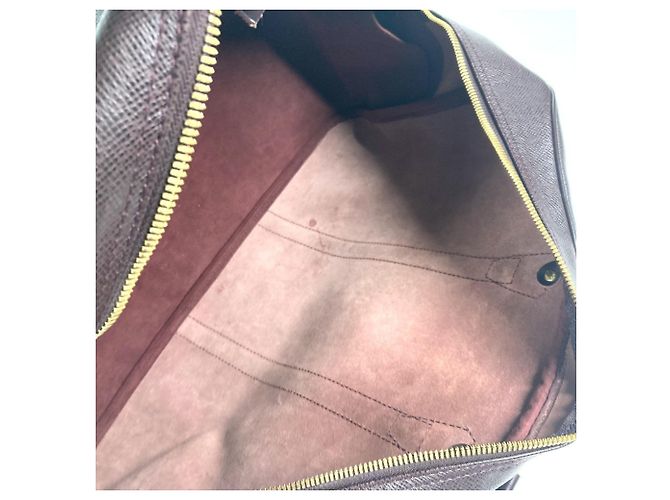 Borsa Kendall PM Taiga Louis Vuitton Marrone - vista 16
