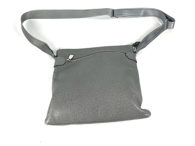 Borsa Sasha Taiga Louis Vuitton Marrone - vista 12