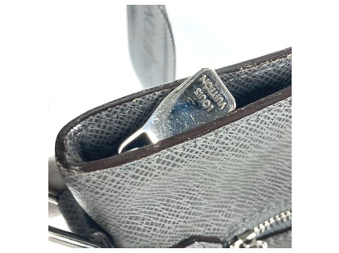 Borsa Sasha Taiga Louis Vuitton Marrone - vista 9