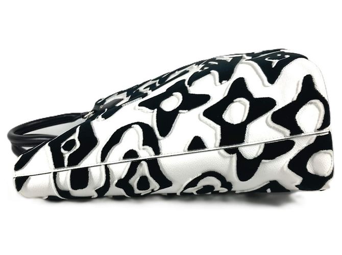 Borsa a spalla Monogram tufted M45567 di Louis Vuitton Nero Bianco - vista 3