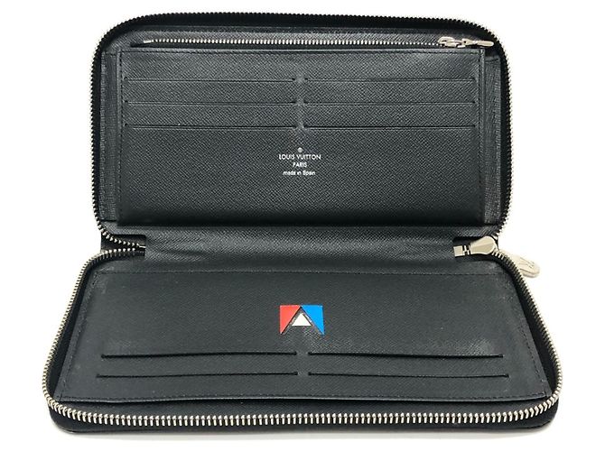 Louis Vuitton Epi Leather Long Wallet Black - view 8