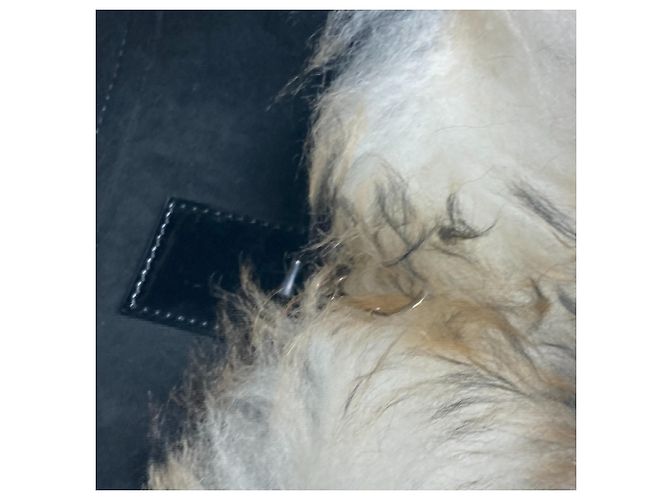 Borsa Sac Plat Mouton 2WAY della Collezione Animale Louis Vuitton M50818 Nero Beige - vista 12