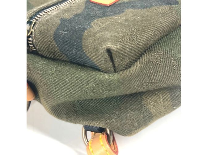 Louis Vuitton Camouflage Nano Rucksack Charm Grün - Ansicht 7