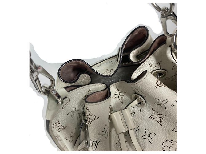 Borsa Louis Vuitton Monogram Mahina Muria Bianco - vista 10