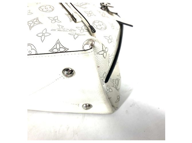 Borsa Louis Vuitton Monogram Mahina Muria Bianco - vista 7