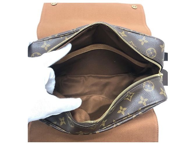 Louis Vuitton Monogram Naviglio Crossbody Bag Brown - view 12