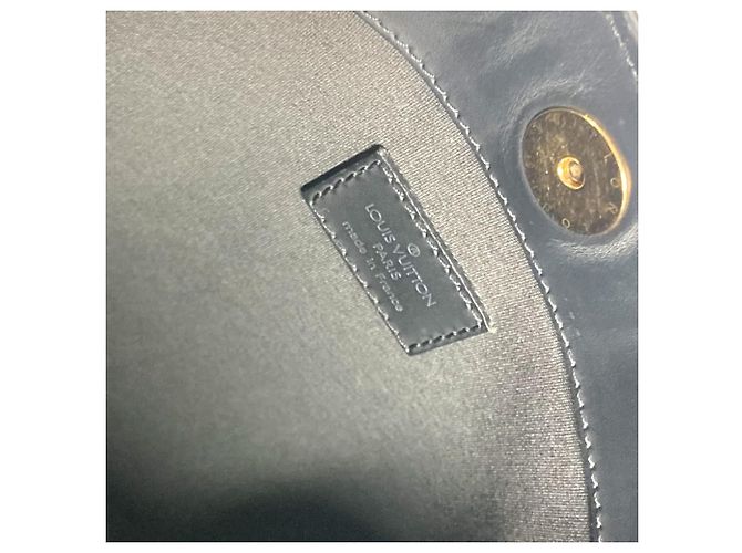 Borsa a Spalla Louis Vuitton Epi Mandala MM Nero - vista 16