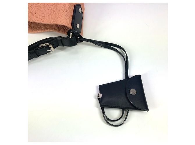 Borsa Tote Hobo PM Antia Monogramma Louis Vuitton Nero Rosa - vista 11