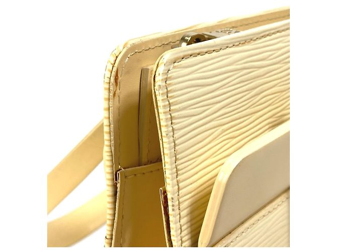 Borsa Tote Louis Vuitton Epi Croisette PM Giallo - vista 10